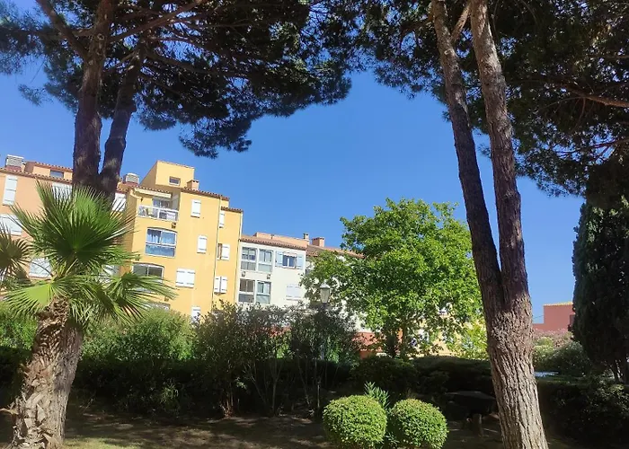 Les Caraibes Cap D'agde - Centre Port- Parking Gratuit-terrasse - Wifi 5g Apartment Agde