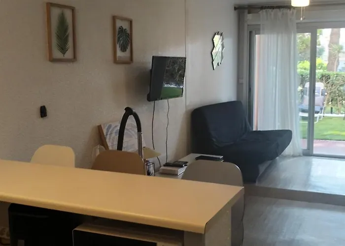 Les Caraibes Cap D'agde - Centre Port- Parking Gratuit-terrasse - Wifi 5g Apartment