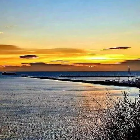 Apartment Les Caraibes Cap D'agde - Centre Port- Parking Gratuit-terrasse - Wifi 5g *