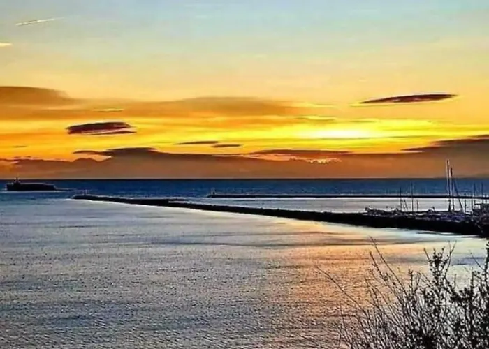 Апартаменти Les Caraibes Cap D'agde - Centre Port- Parking Gratuit-terrasse - Wifi 5g *