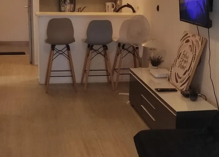 Les Caraibes Cap D'agde - Centre Port- Parking Gratuit-terrasse - Wifi 5g Апартаменти