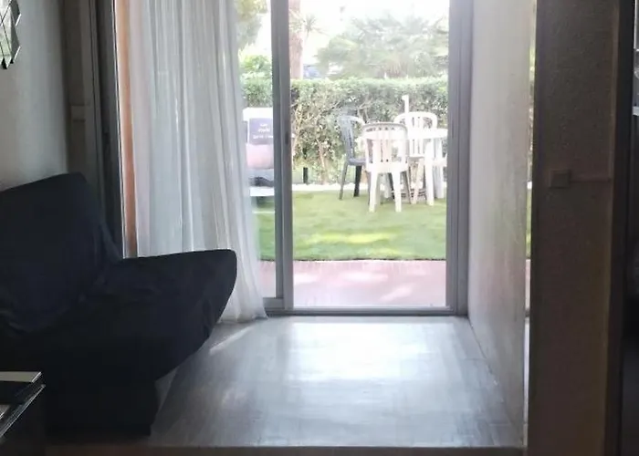 Les Caraibes Cap D'agde - Centre Port- Parking Gratuit-terrasse - Wifi 5g * Агд