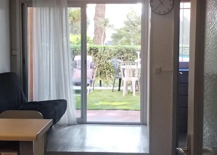 Les Caraibes Cap D'agde - Centre Port- Parking Gratuit-terrasse - Wifi 5g Апартаменти Агд